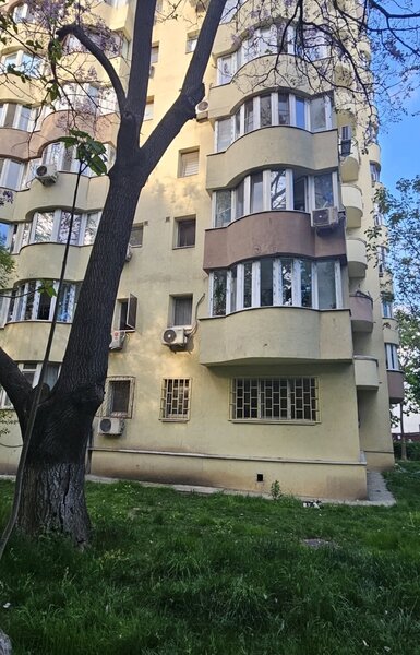 Lacul Tei, Teiul Doamnei, 5 min Facultatea de Constructii si parcul Tei